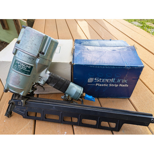 Hitachi NR83A 3-1/4 Inch Strip Framing Nailer Excellent Condition